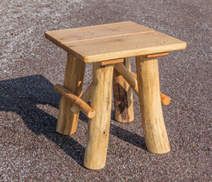 quadratischer Eichentisch